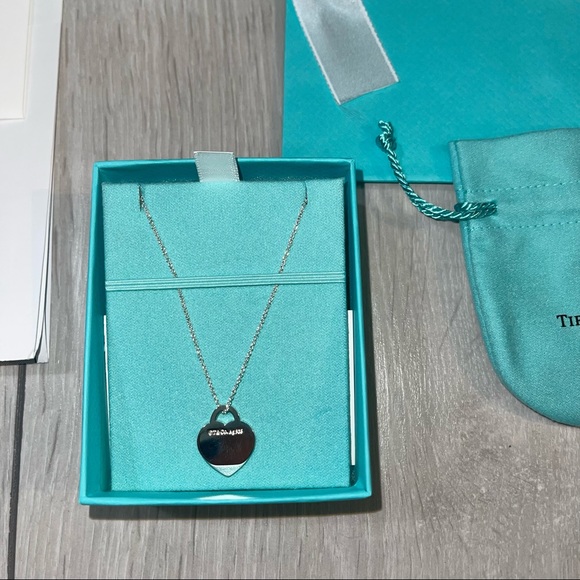 Tiffany & Co Necklace Small Heart charm - Picture 3 of 4